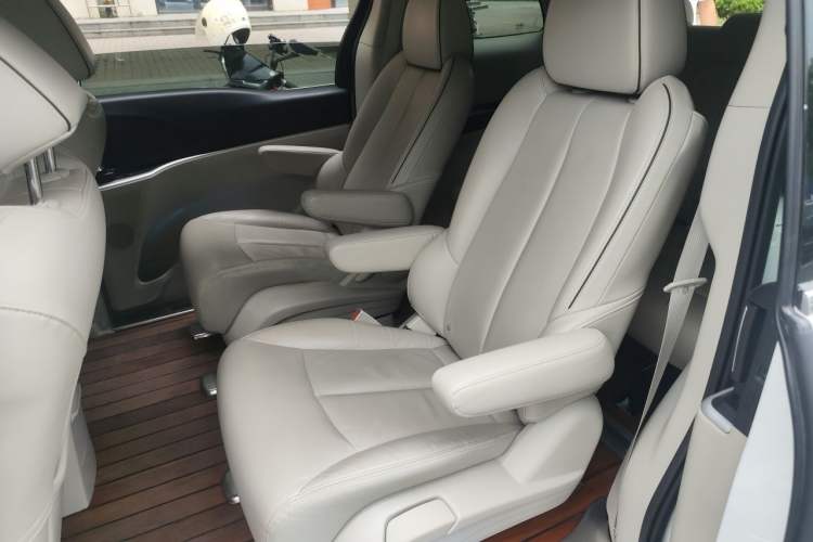Used Buick GL8 2020 Land Business Class 652T Luxury Model Left Rear Seat