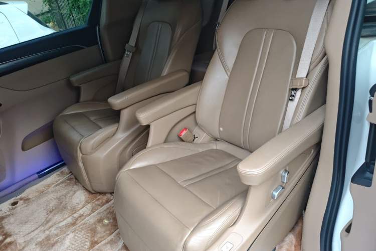 Used Buick GL8 2020 ES Land Cruiser 653T Luxury Model Left Rear Seat
