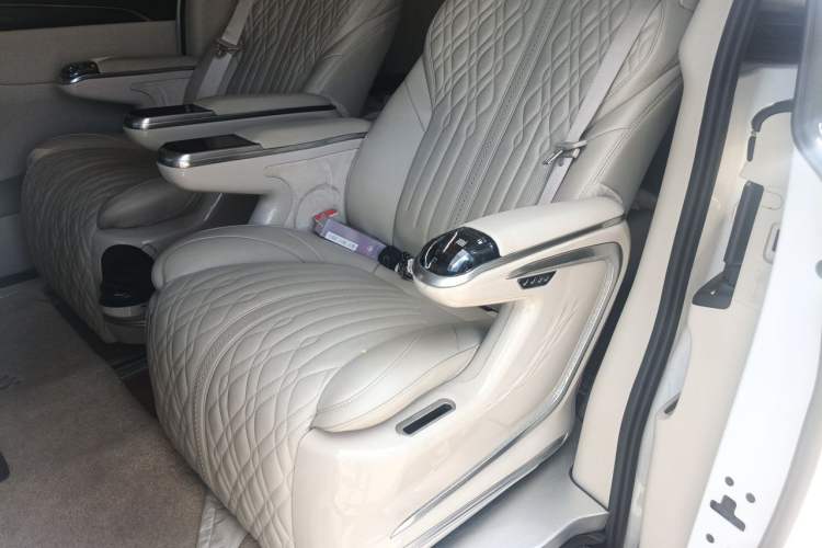 Used Buick GL8 2020 ES Land Cruiser 653T Comfort Edition Left Rear Seat