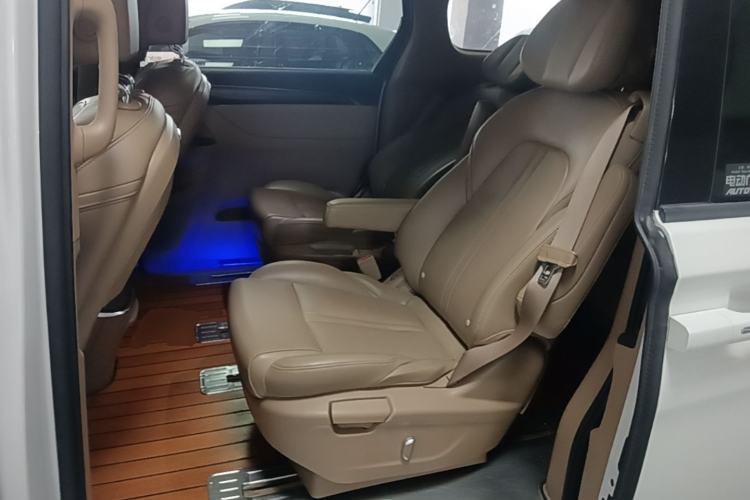 Used Buick GL8 2020 ES Land Cruiser 653T Luxury Edition Left Rear Seat