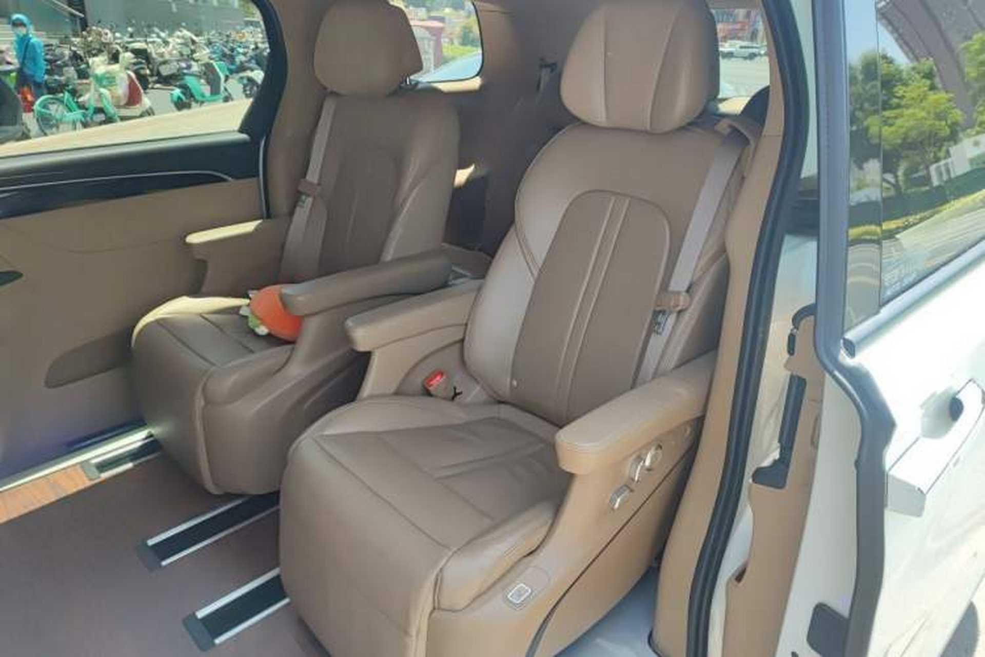 Used Buick GL8 2020 ES Land Cruiser 653T Flagship Model Left Rear Seat