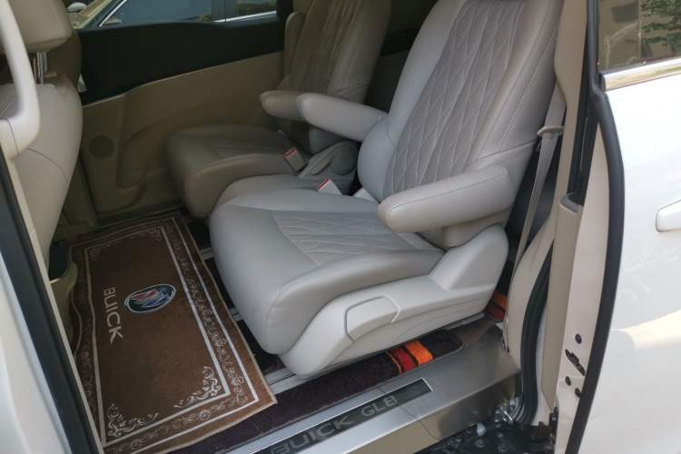 Used Buick GL8 2020 Land Cruiser Executive Class 652T Comfort Model Left Rear Seat