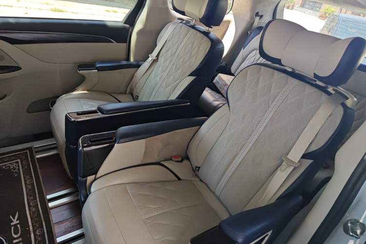 Used Buick GL8 2020 ES Land Cruiser 653T Comfort Edition Left Rear Seat
