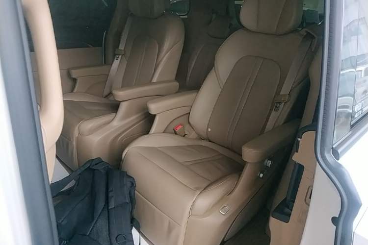 Used Buick GL8 2020 ES Land Cruiser 653T Luxury Model Left Rear Seat
