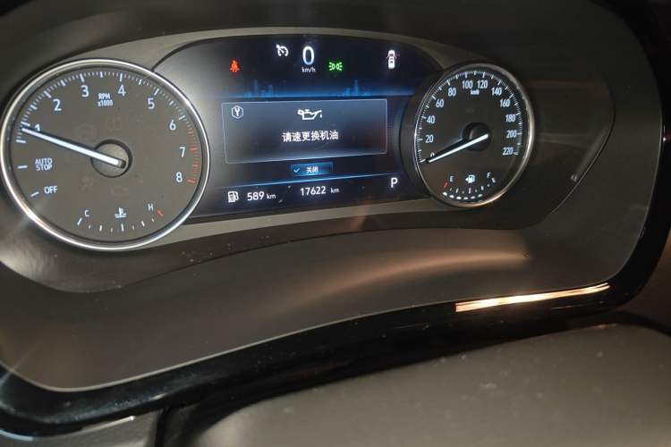 Used Buick GL8 2020 Land Business Class 652T Luxury Model Odometer Close Up