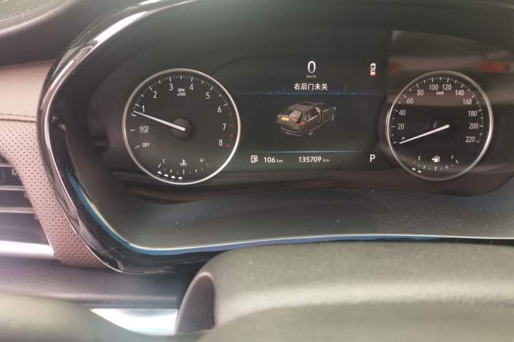 Used Buick GL8 2020 Land Business Class 652T Luxury Model Odometer Close Up