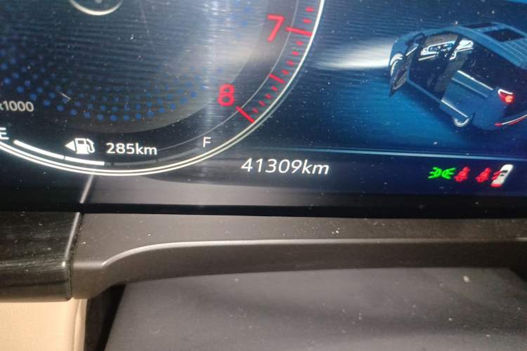 Used Buick GL8 2020 ES Land Cruiser 653T Flagship Model Odometer Close Up