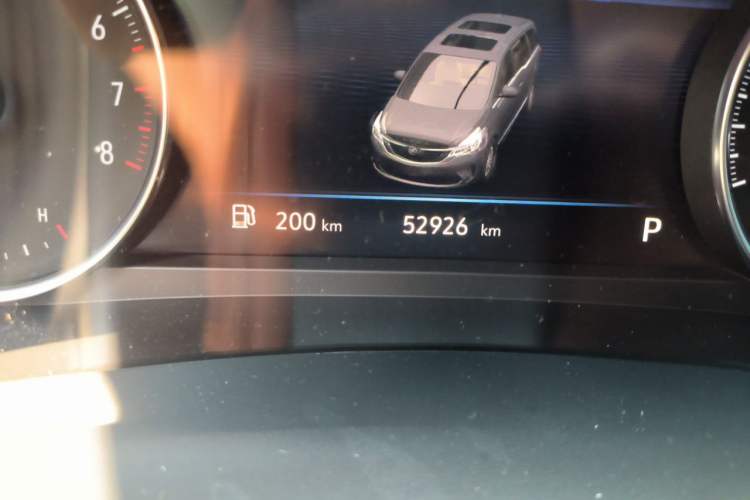 Used Buick GL8 2020 Land Business Class 652T Luxury Model Odometer Close Up