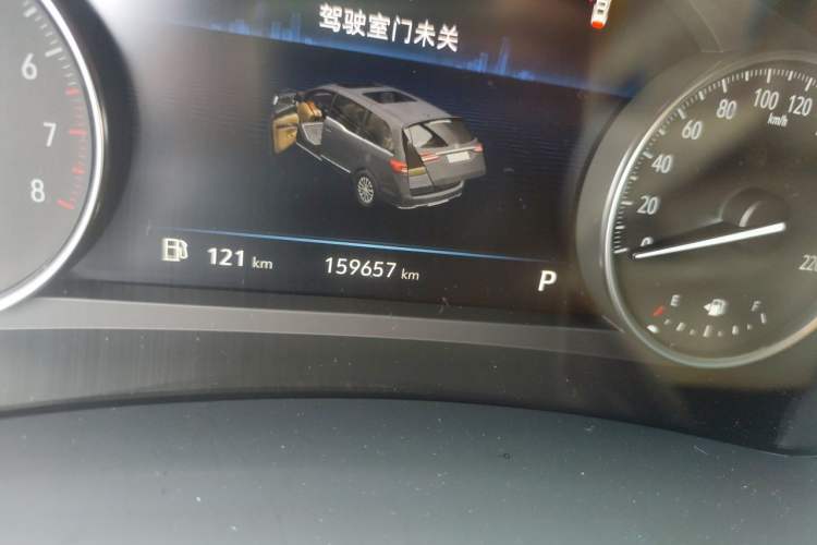 Used Buick GL8 2020 Land Business Class 652T Luxury Model Odometer Close Up