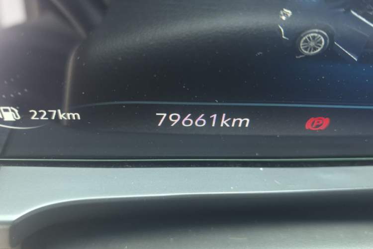 Used Buick GL8 2020 ES Land Cruiser 653T Flagship Model Odometer Close Up