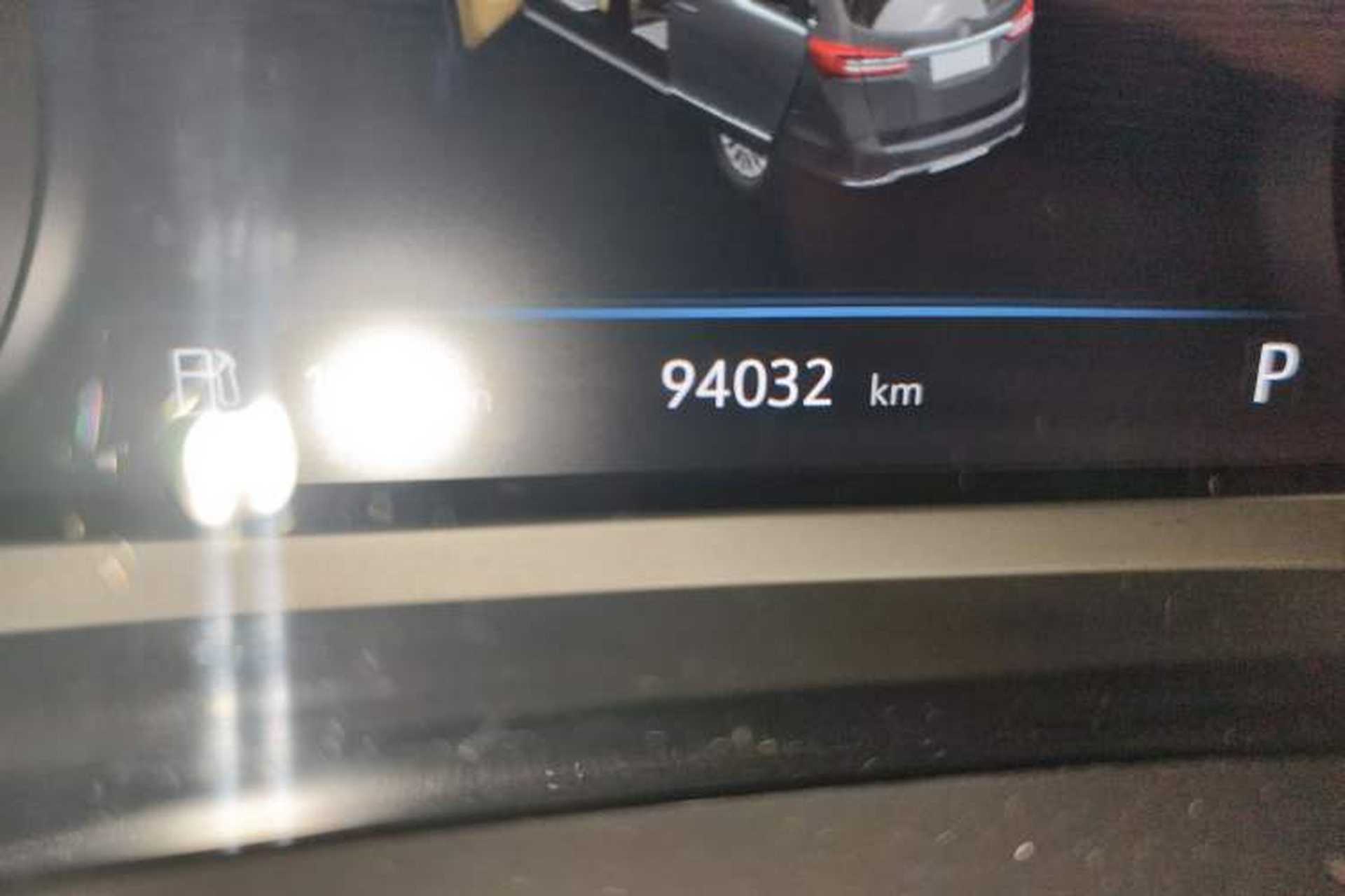 Used Buick GL8 2020 Land Business Class 652T Luxury Model Odometer Close Up