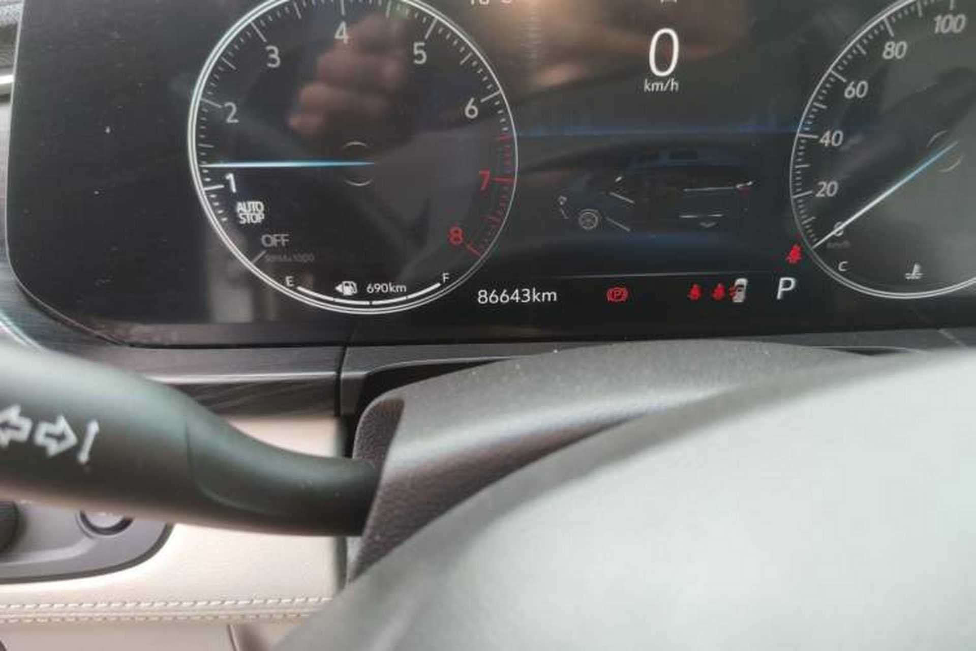 Used Buick GL8 2020 ES Land Cruiser 653T Comfort Edition Odometer Close Up