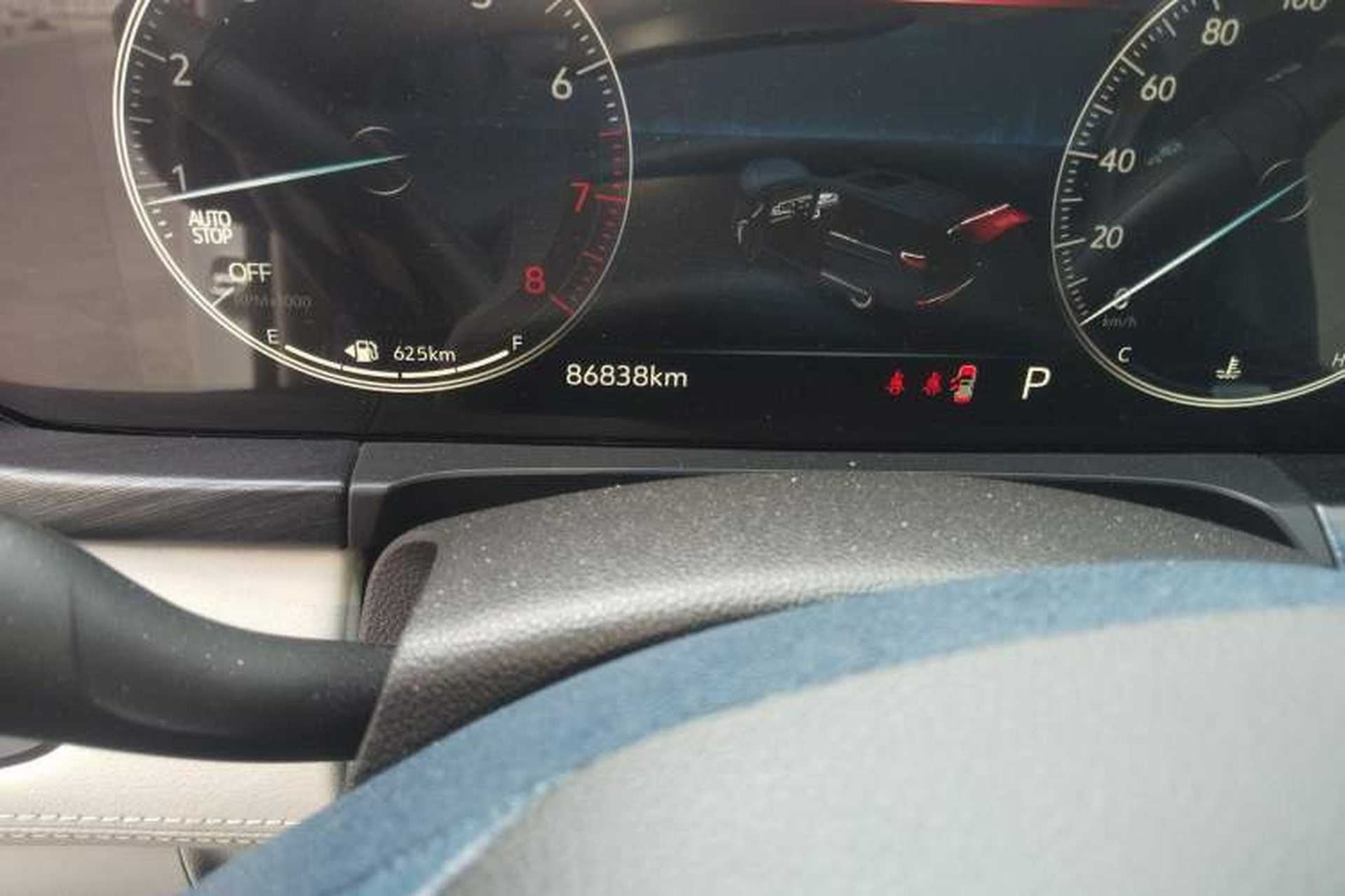 Used Buick GL8 2020 ES Land Cruiser 653T Comfort Edition Odometer Close Up