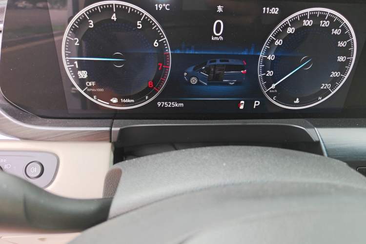 Used Buick GL8 2020 ES Land Cruiser 653T Comfort Edition Odometer Close Up