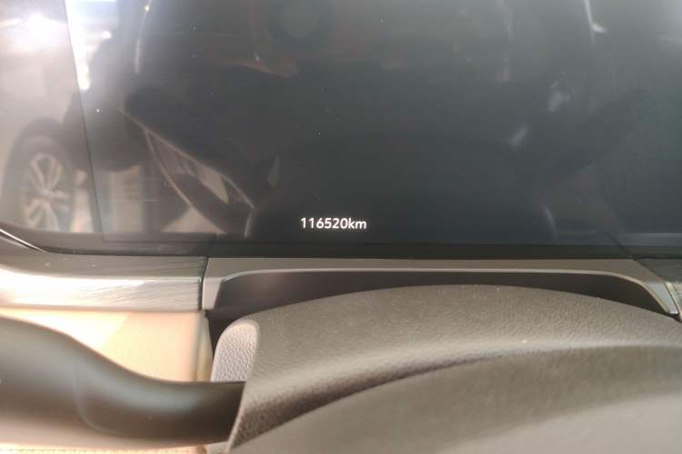 Used Buick GL8 2020 ES Land Cruiser 653T Luxury Edition Odometer Close Up