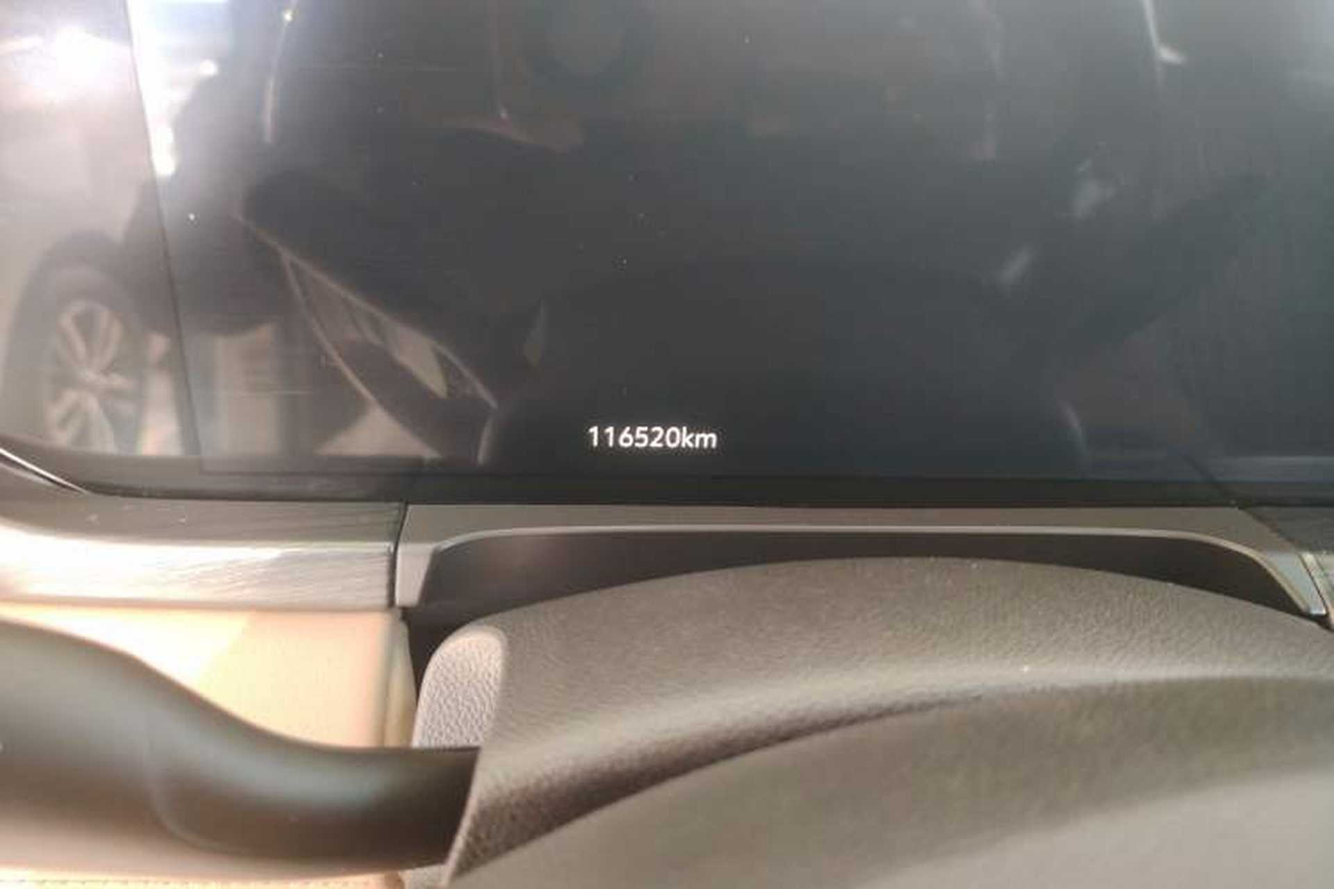 Used Buick GL8 2020 ES Land Cruiser 653T Luxury Edition Odometer Close Up