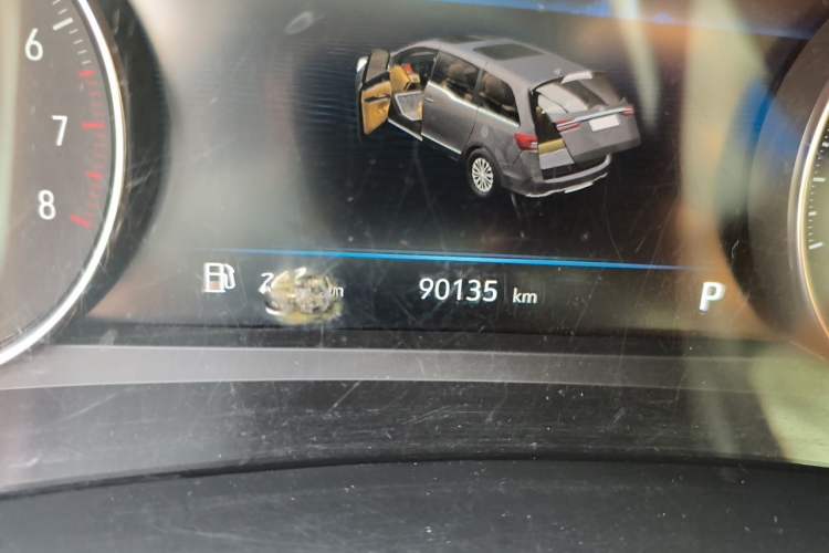 Used Buick GL8 2020 Land Cruiser Executive Class 652T Comfort Model Odometer Close Up