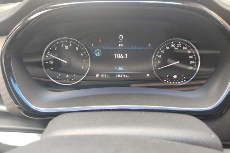 Used Buick GL8 2020 Land Business Class 652T Luxury Model Odometer Close Up