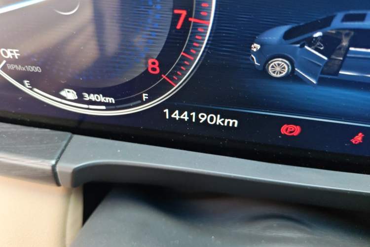 Used Buick GL8 2020 ES Land Cruiser 653T Luxury Model Odometer Close Up
