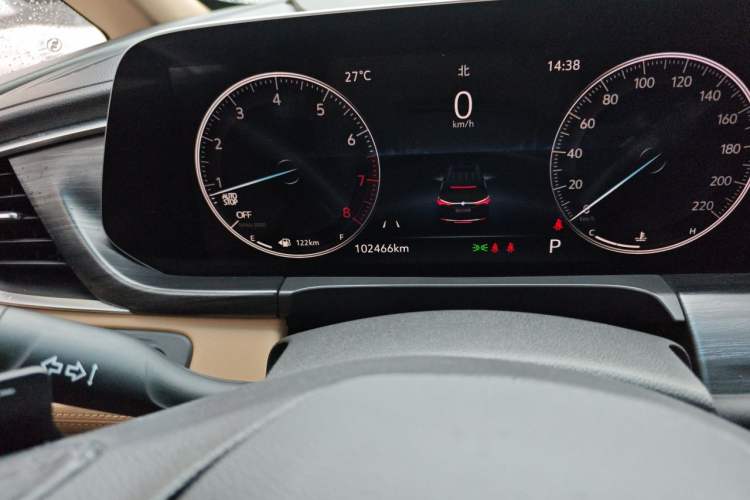 Used Buick GL8 2020 ES Land Cruiser 653T Flagship Model Odometer Close Up