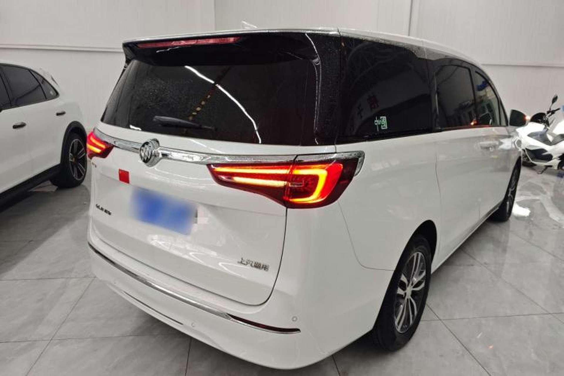 Used Buick GL8 2020 ES Land Cruiser 653T Comfort Edition Rear Right 45 Deg