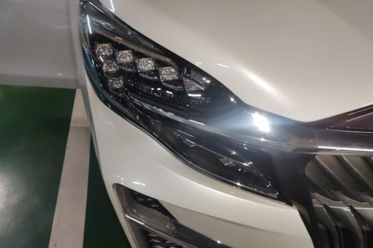 Used Buick GL8 2020 ES Land Cruiser 653T Luxury Edition Right Front Headlight