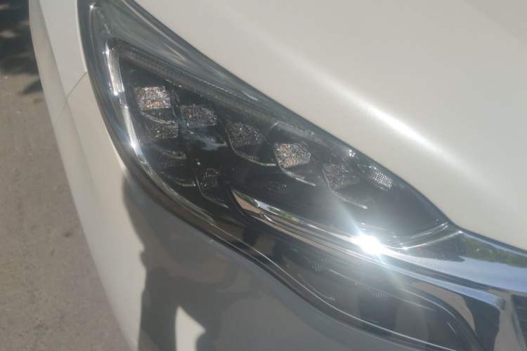 Used Buick GL8 2020 ES Land Cruiser 653T Luxury Model Right Front Headlight