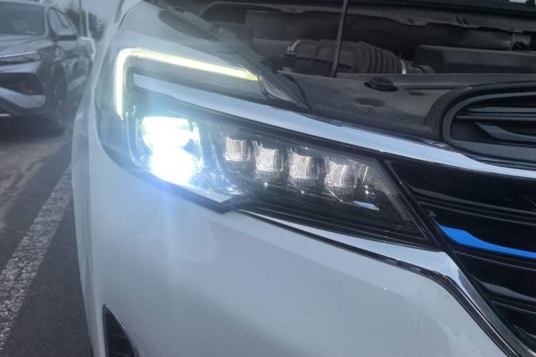 Used Buick GL8 2020 Land Business Class 652T Premium Model Right Front Headlight