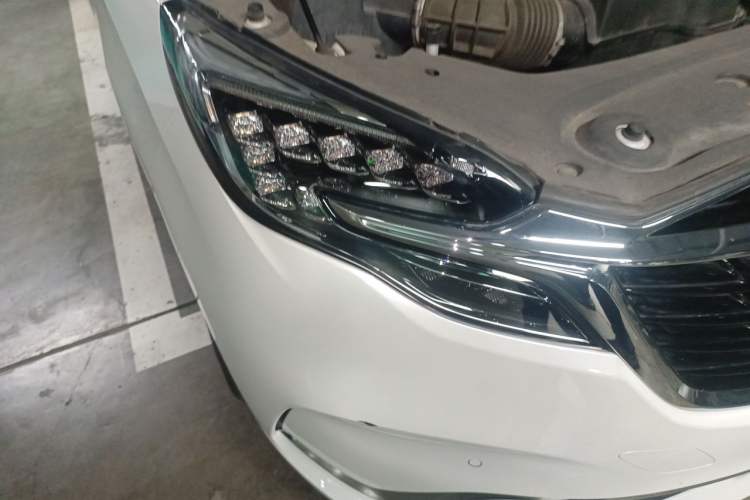 Used Buick GL8 2020 ES Land Cruiser 653T Flagship Model Right Front Headlight