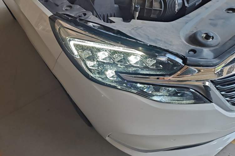 Used Buick GL8 2020 ES Land Cruiser 653T Luxury Model Right Front Headlight