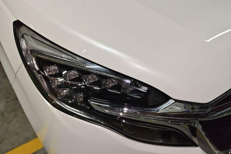 Used Buick GL8 2020 ES Land Cruiser 653T Comfort Edition Right Front Headlight