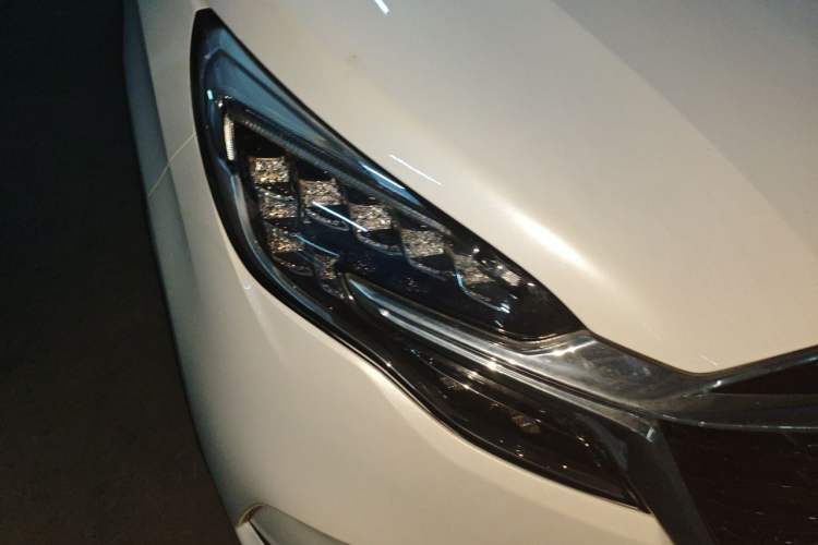 Used Buick GL8 2020 ES Land Cruiser 653T Comfort Edition Right Front Headlight