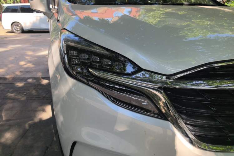 Used Buick GL8 2020 ES Land Cruiser 653T Comfort Edition Right Front Headlight