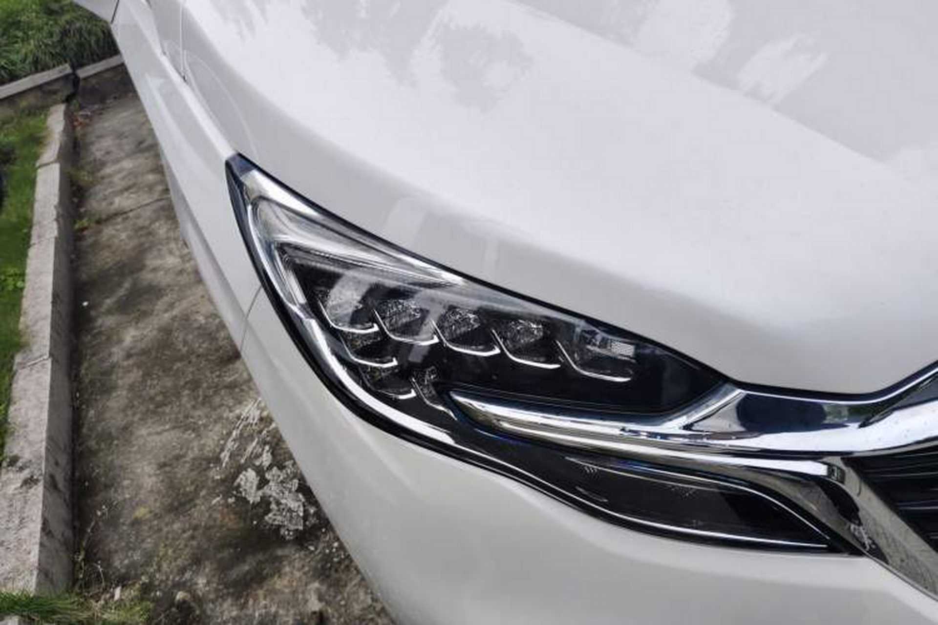 Used Buick GL8 2020 ES Land Cruiser 653T Flagship Model Right Front Headlight