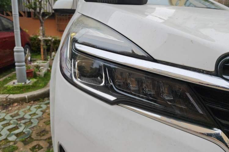 Used Buick GL8 2020 Land Cruiser Executive Class 652T Comfort Model Right Front Headlight