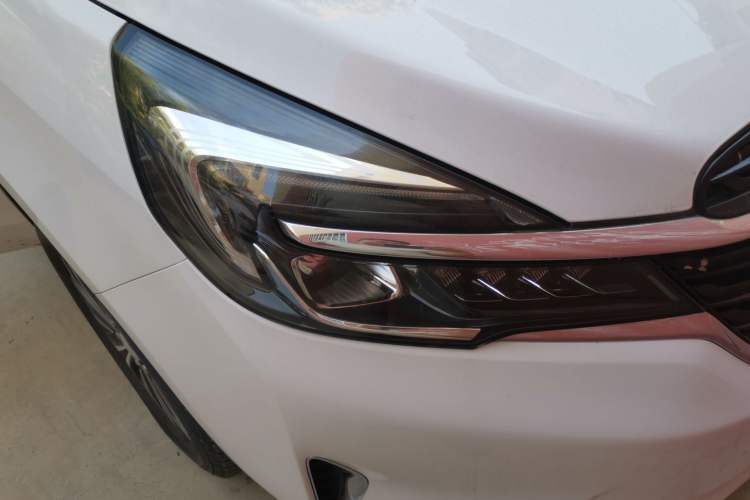 Used Buick GL8 2020 Land Cruiser Executive Class 652T Comfort Model Right Front Headlight