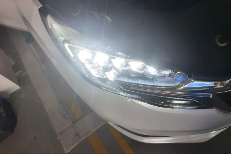 Used Buick GL8 2020 ES Land Cruiser 653T Luxury Edition Right Front Headlight