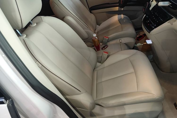 Used Buick GL8 2020 Land Business Class 652T Luxury Model Right Front Seat