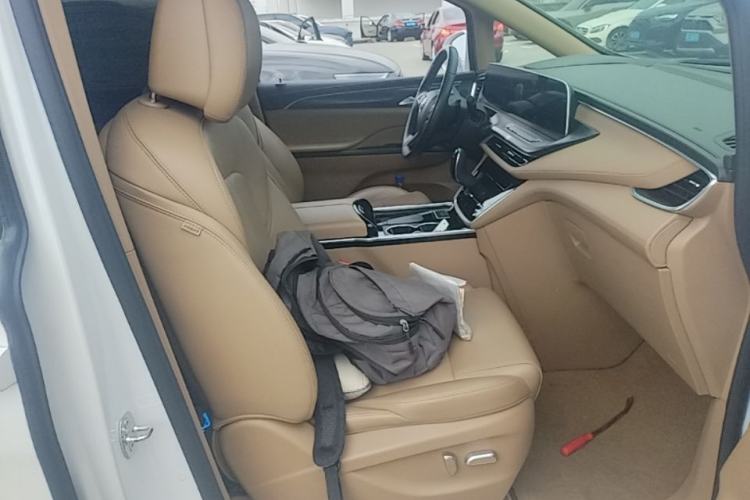 Used Buick GL8 2020 ES Land Cruiser 653T Luxury Edition Right Front Seat