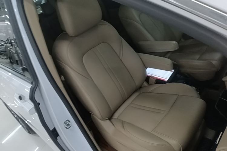 Used Buick GL8 2020 ES Land Cruiser 653T Luxury Edition Right Front Seat