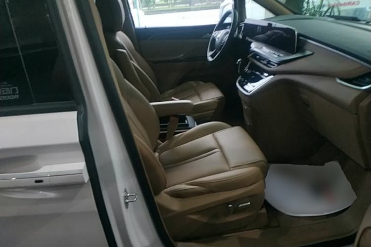 Used Buick GL8 2020 ES Land Cruiser 653T Luxury Model Right Front Seat