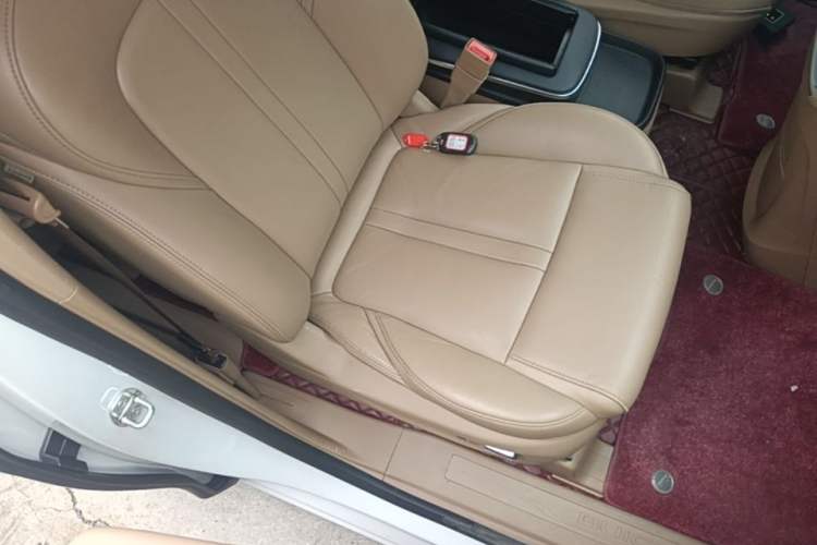 Used Buick GL8 2020 ES Land Cruiser 653T Luxury Edition Right Front Seat