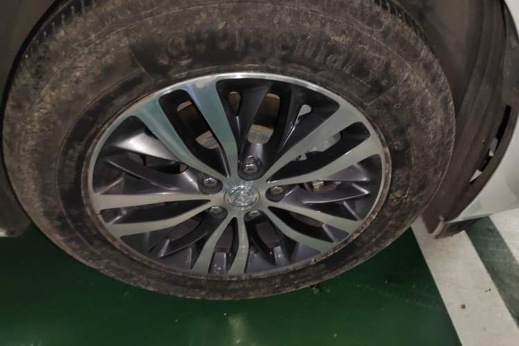 Used Buick GL8 2020 ES Land Cruiser 653T Luxury Edition Right Front Wheel Hub