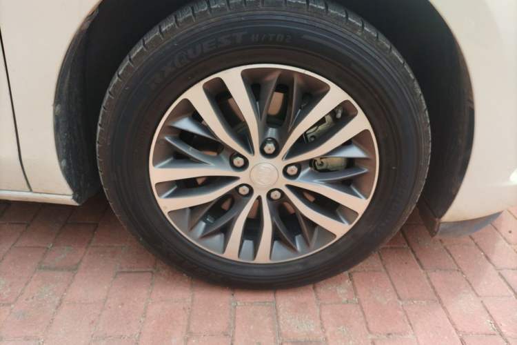 Used Buick GL8 2020 ES Land Cruiser 653T Comfort Edition Right Front Wheel Hub