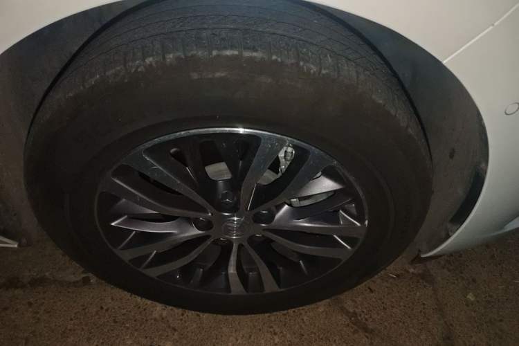 Used Buick GL8 2020 ES Land Cruiser 653T Luxury Edition Right Front Wheel Hub