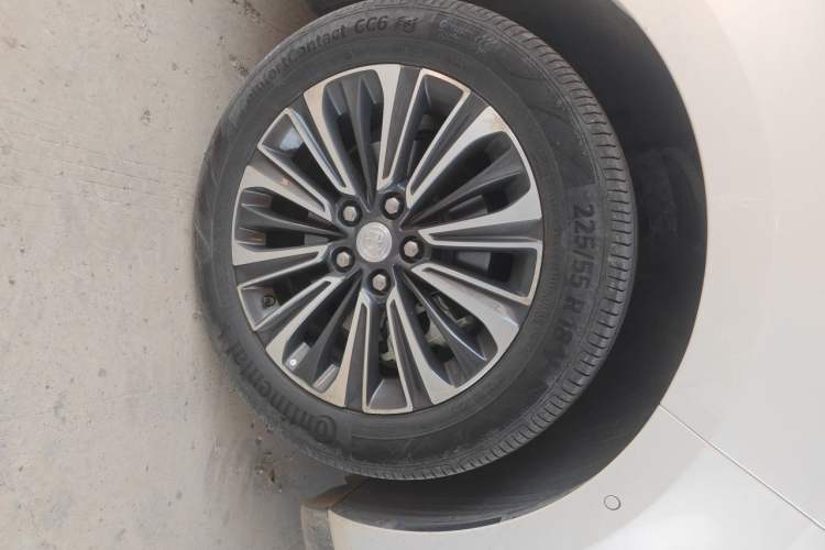 Used Buick GL8 2020 ES Land Cruiser 653T Luxury Model Right Front Wheel Hub