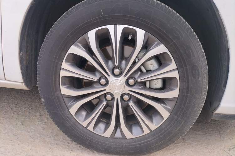 Used Buick GL8 2020 Land Business Class 652T Premium Model Right Front Wheel Hub