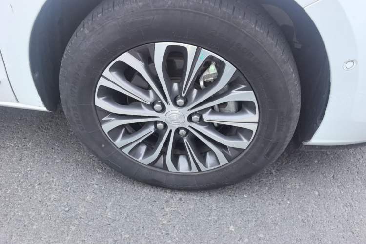 Used Buick GL8 2020 Land Business Class 652T Premium Model Right Front Wheel Hub