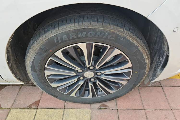 Used Buick GL8 2020 ES Land Cruiser 653T Luxury Model Right Front Wheel Hub