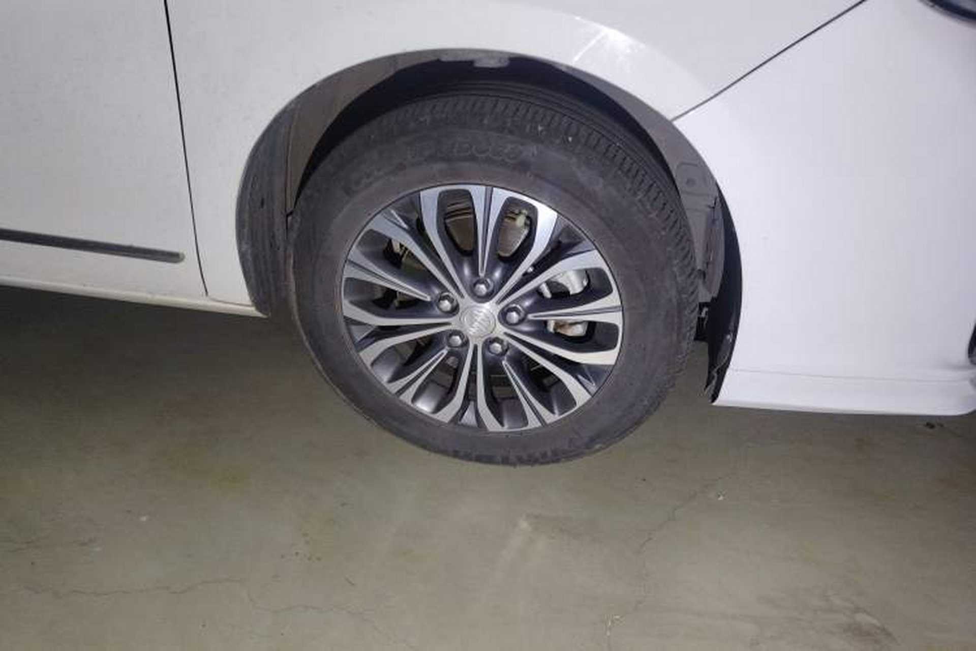 Used Buick GL8 2020 Land Business Class 652T Luxury Model Right Front Wheel Hub